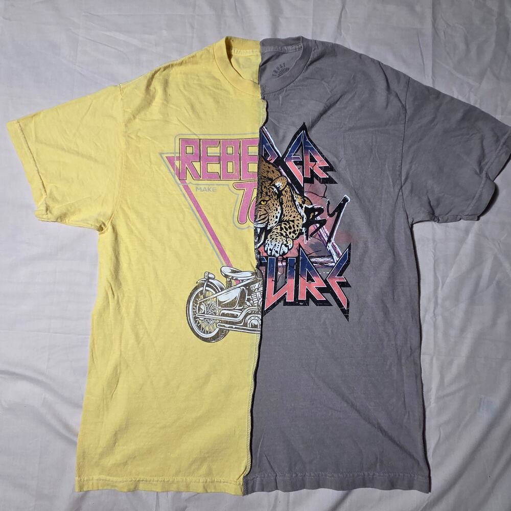 Trust the Universe Split-Color 50/50 Graphic Tee Shirt – Men's Large